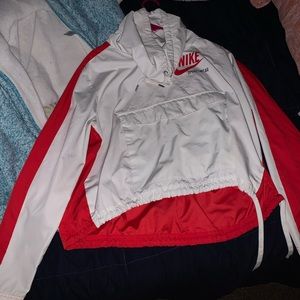 nike wind breaker